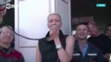 Друзья и соратники рассказывают о Марии Колесниковой: "Очень открытый человек: не боится людей, любит людей". 